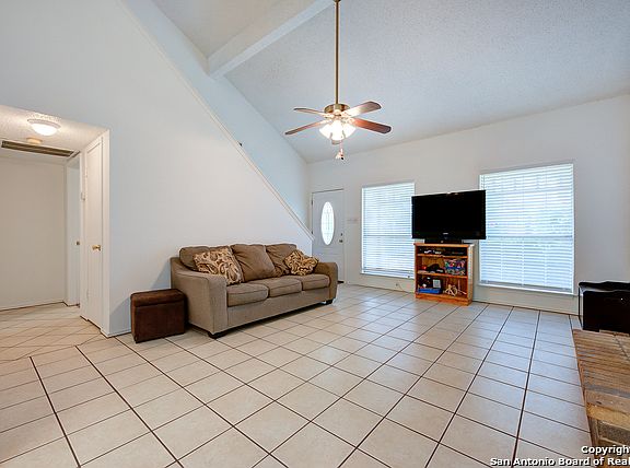 3rd image of 811 Fern Meadow Dr