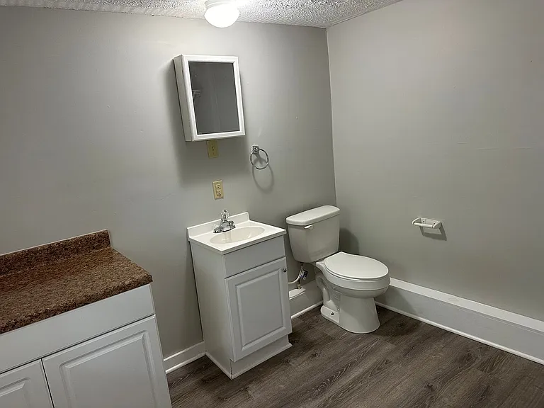 215 Millwood Ave — Photo 5