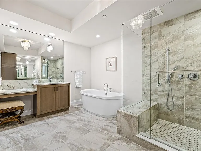 795 Collany Rd #205 — Photo 43