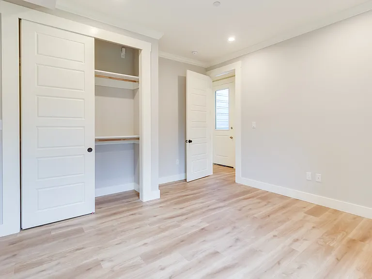 854 Mead Ave — Photo 7