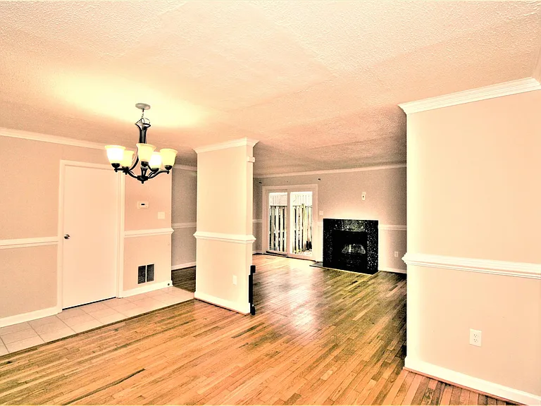 118 Middle Point Ct — Photo 2