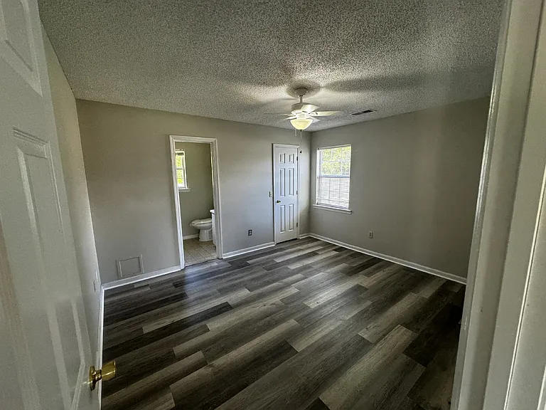 451 Sabreena Cir — Photo 7