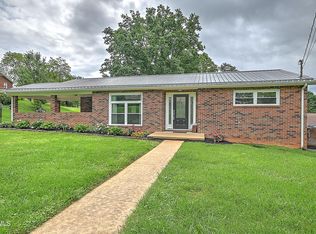 2 Hastings Ct, Johnson City, TN 37604