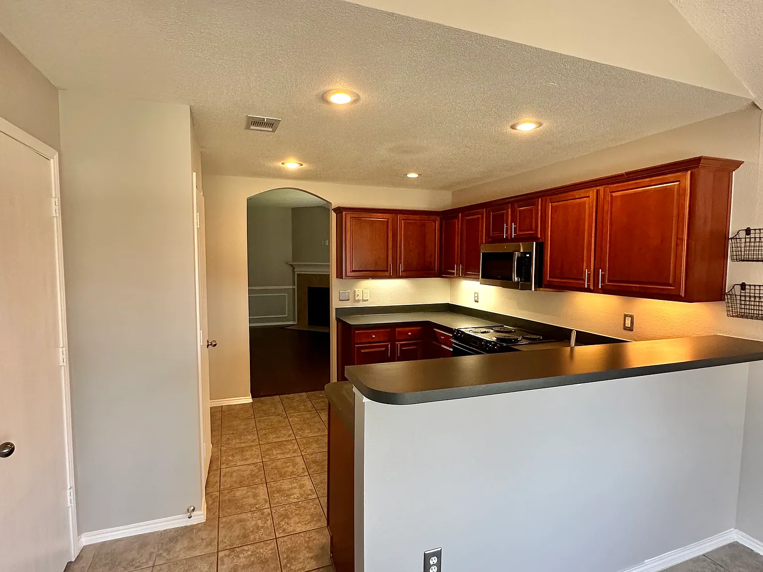 3 bed, 1532 sqft, $2,049 — Photo 4
