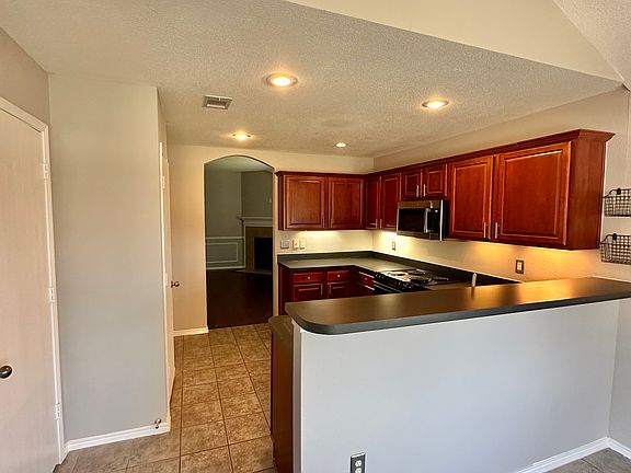 4th image of 4905 Spur Ridge Ct