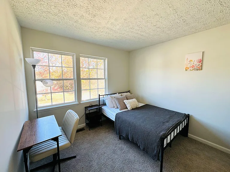 Brandycrest Dr — Photo 3