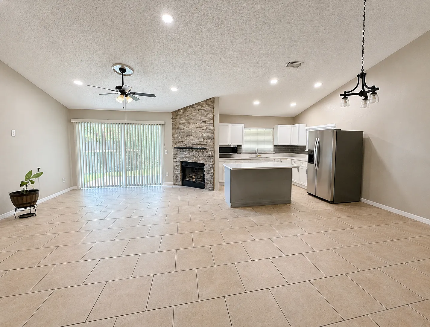 3 bed, 1408 sqft, $2,750 — Photo 3