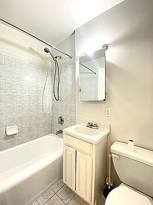5th image of 1553 York Ave APT 3C