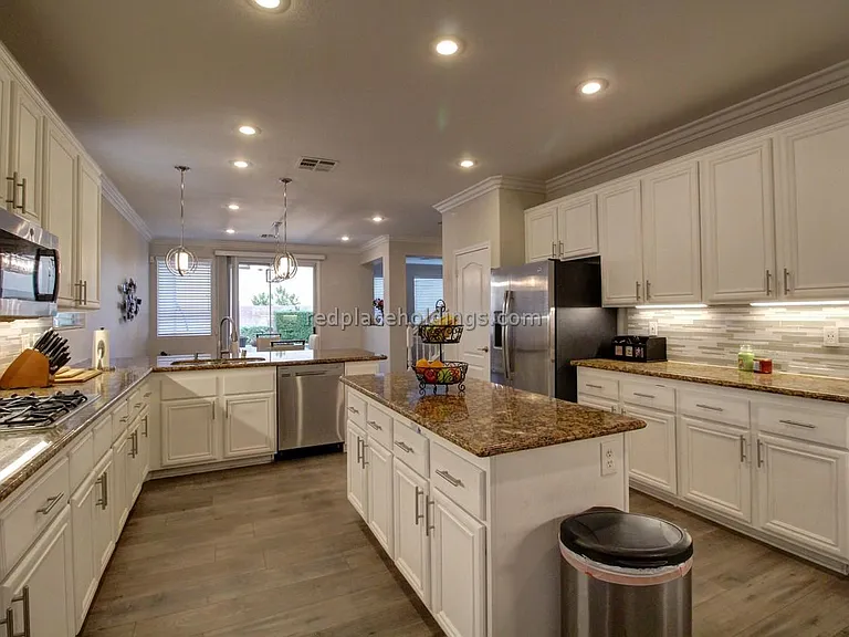 3604 Bryson Ct — Photo 3