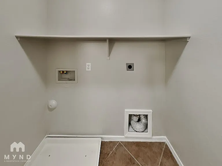 17524 W Mandalay Ln — Photo 24