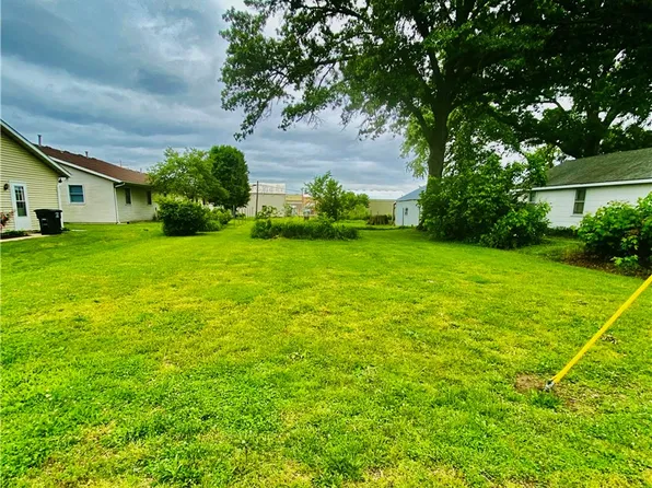 103 W Kagay Ave, Effingham, IL 62401