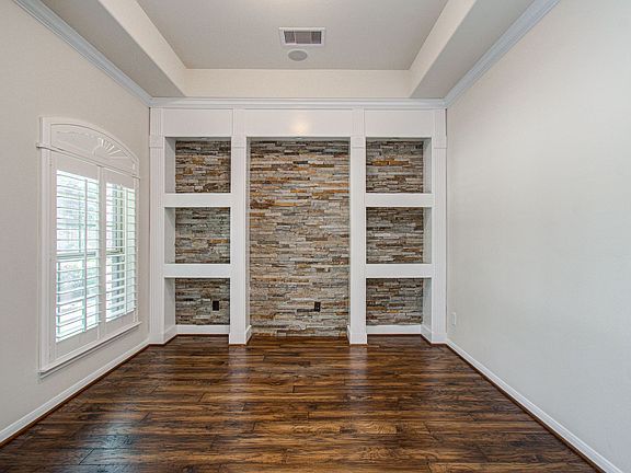 4th image of 28666 Pleasant Forest Dr