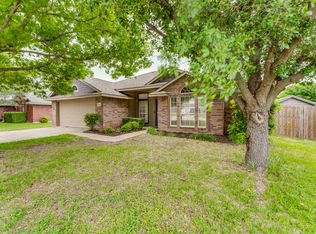 1012 N Carolina Ave, Midlothian, TX 76065
