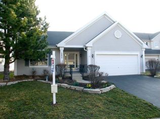 1093 Orchard Lake Dr, Aurora, IL 60506