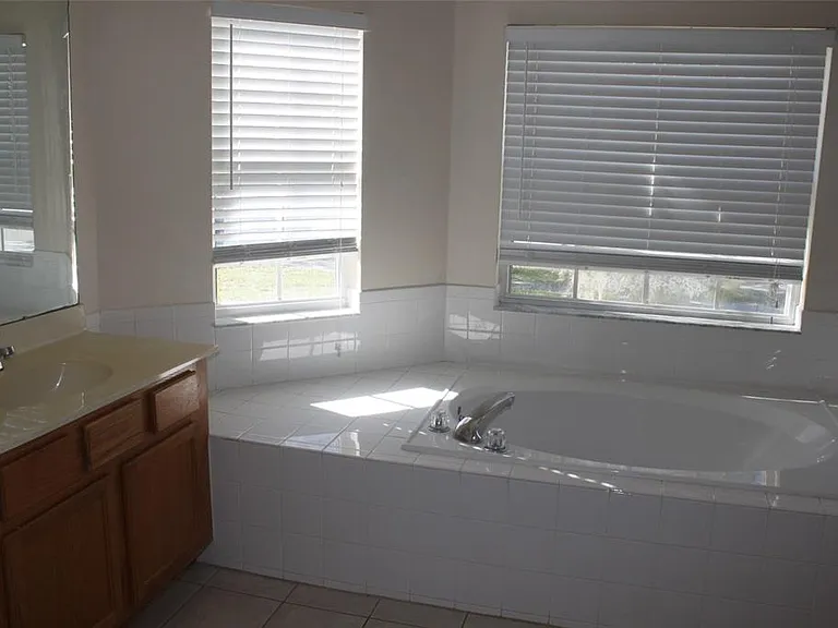 4352 Fox Glen Loop — Photo 21