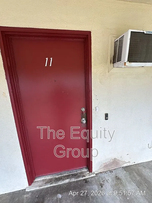 Building Photo - 352 S Blackstone St #11