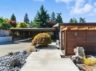 9 Maple Ln, Mercer Island, WA 98040