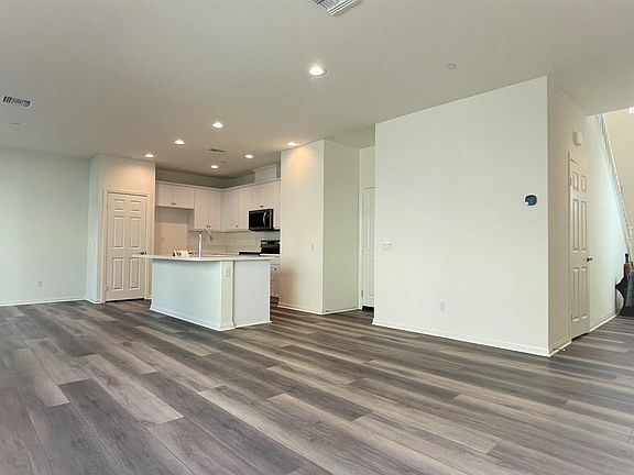 3rd image of 7345 Celosia Ln