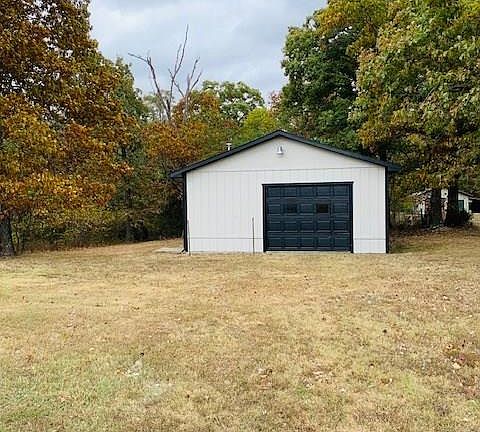 2nd image of 18520 Ridge Rd