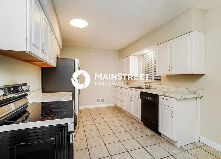 3050 Norwood St — Photo 8
