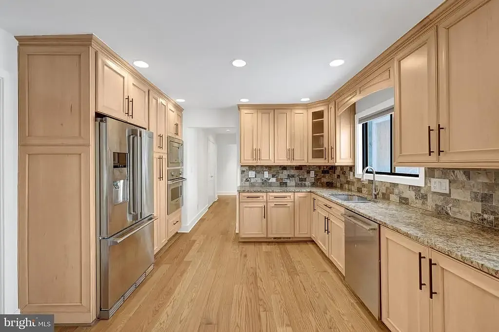6 bed, 3587 sqft, $6,000 — Photo 4
