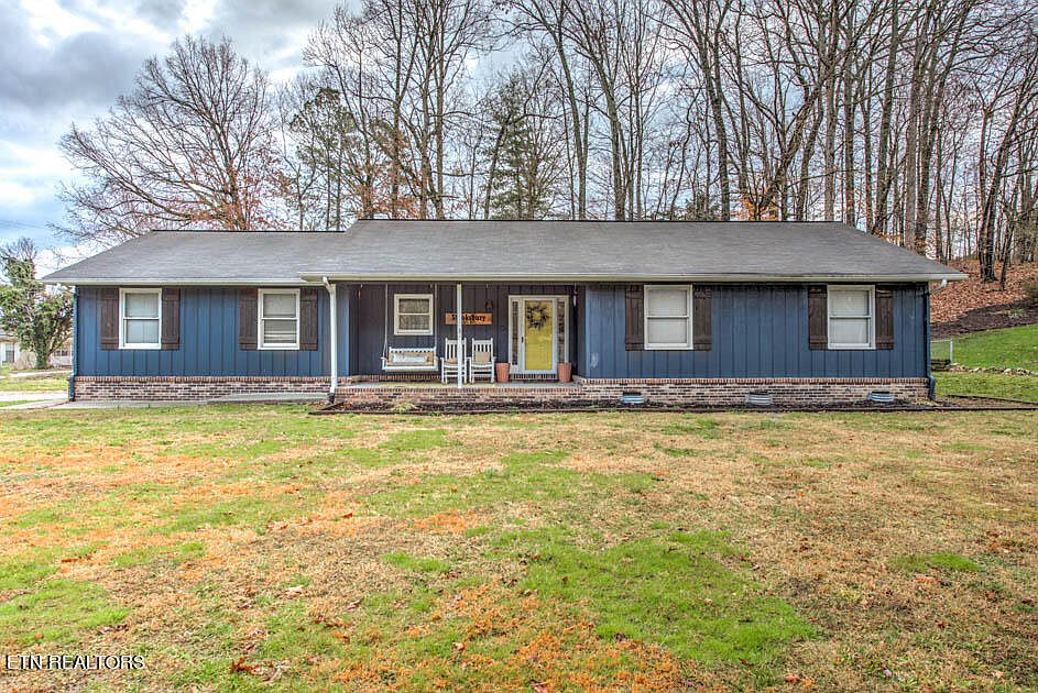 1st image of 220 Indian Hills Cir