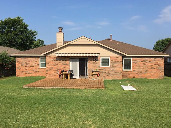 5th image of 301 S Abbey Ln