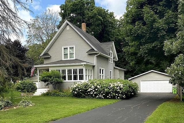 1st image of 613 Mill St