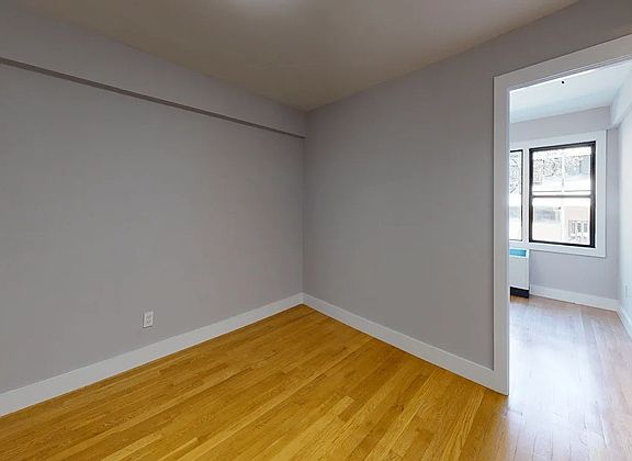5th image of 320 E 52nd St APT 2E