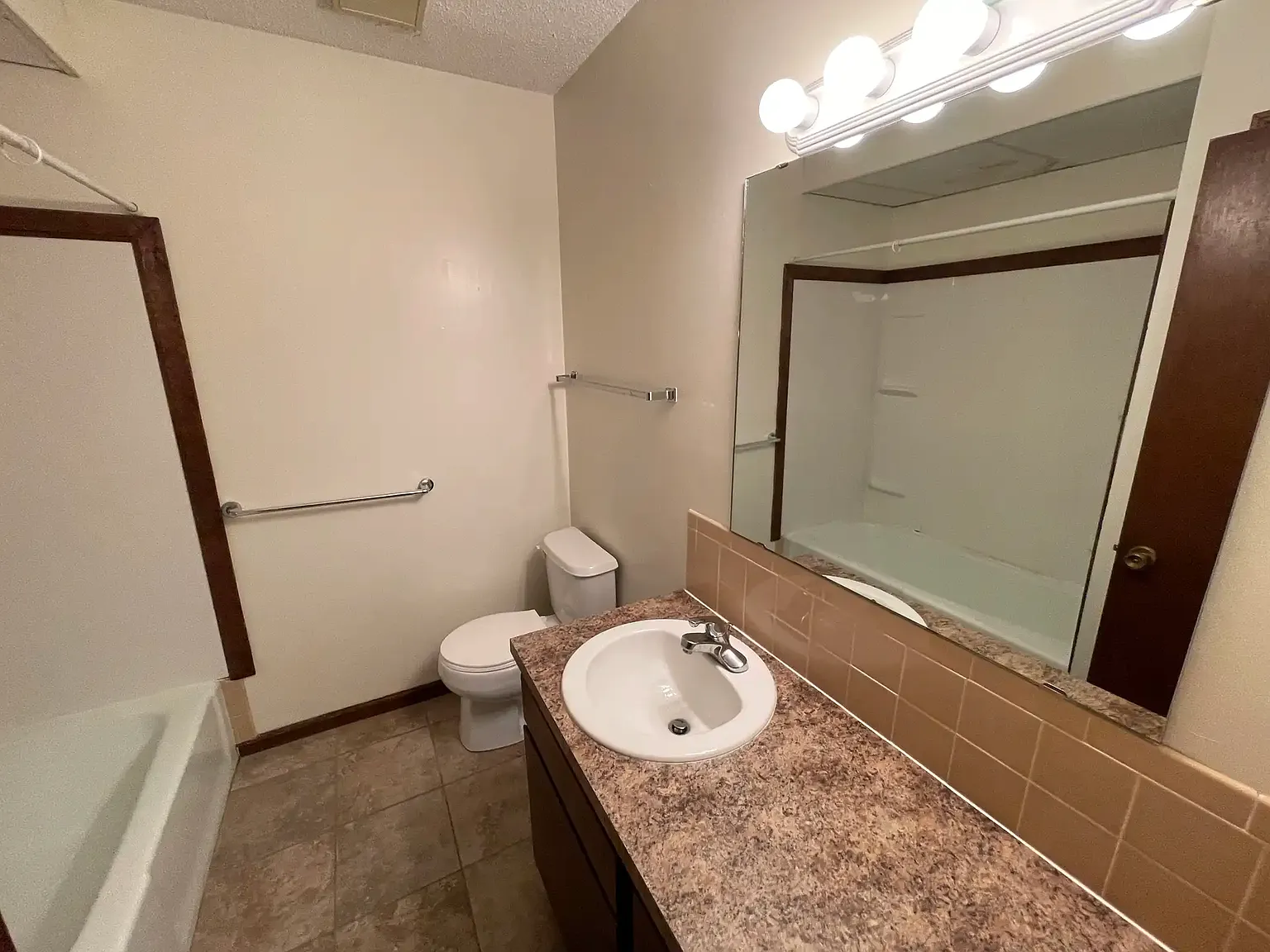 923 Vattier Street — Photo 4