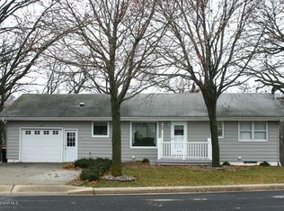 203 7th Ave SW, Stewartville, MN 55976
