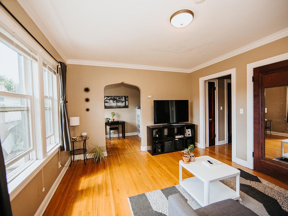 1st image of 119 W 33rd St #112