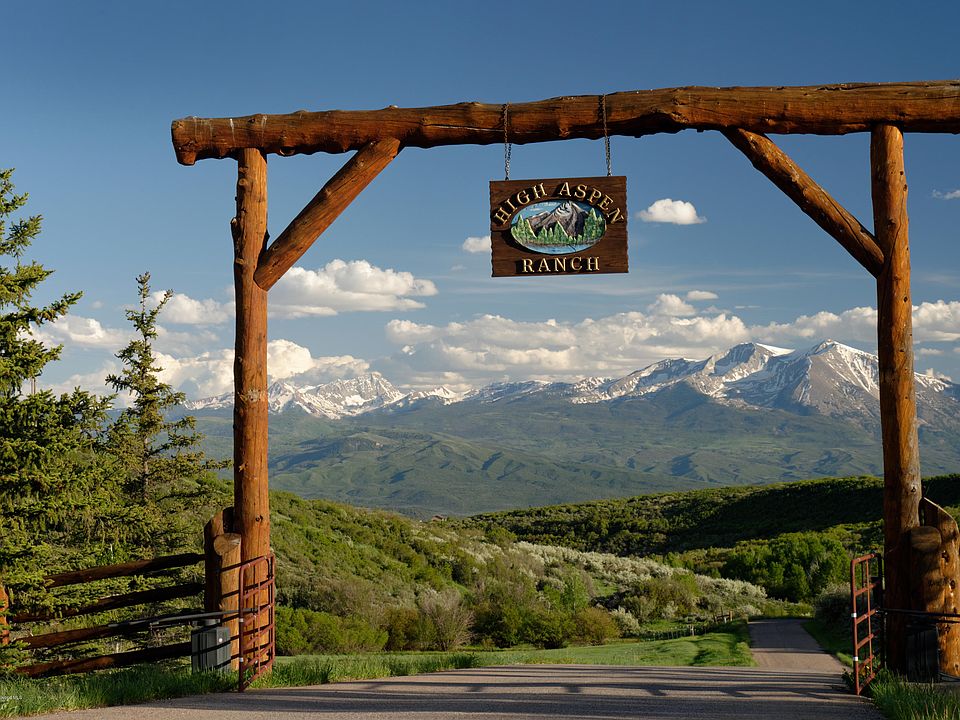 1st image of 569 Overlook Dr