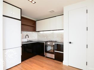 194 Hawthorne St #1R, Brooklyn, NY 11225