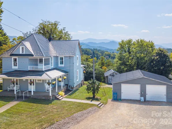 542 Academy St, Canton, NC 28716