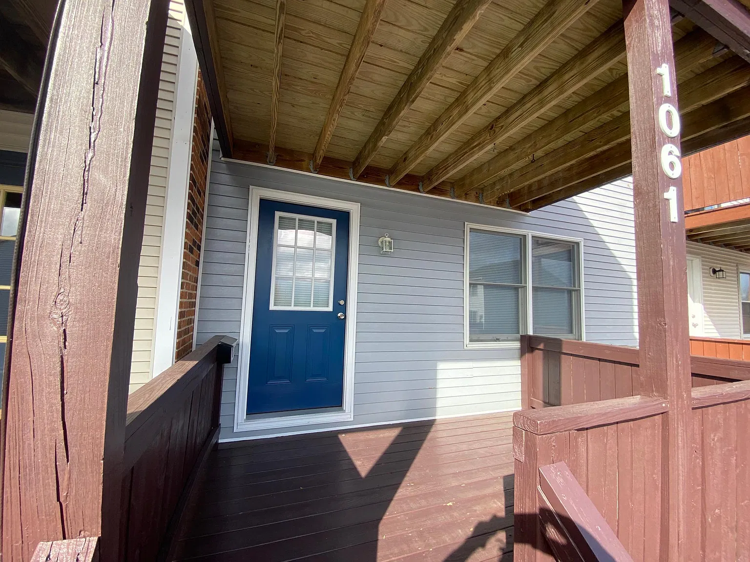 1061 Blue Ridge Dr — Photo 2