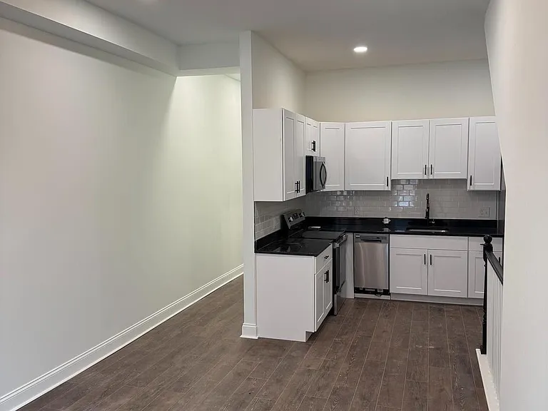 2028 Druid Hill Ave #1 — Photo 4