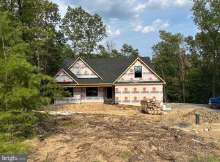 11 Silage Ln, Berkeley Springs, WV 25411