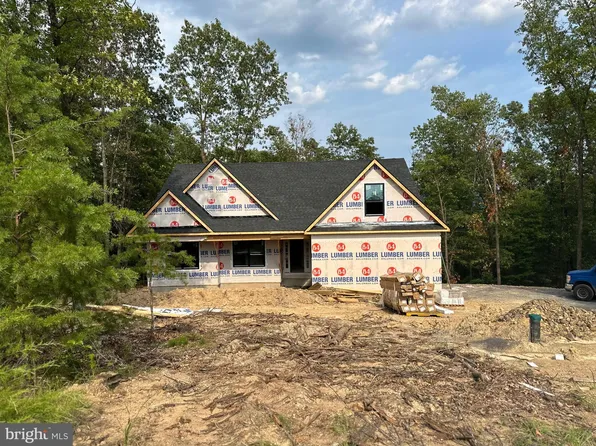 11 Silage Ln, Berkeley Springs, WV 25411