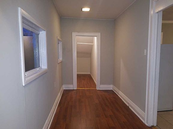 2nd image of 277 Hoyt St #3