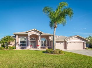 359 Ardenwood Dr, Englewood, FL 34223