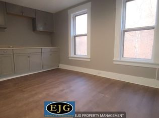 140 School St APT 3, Bristol, NH 03222