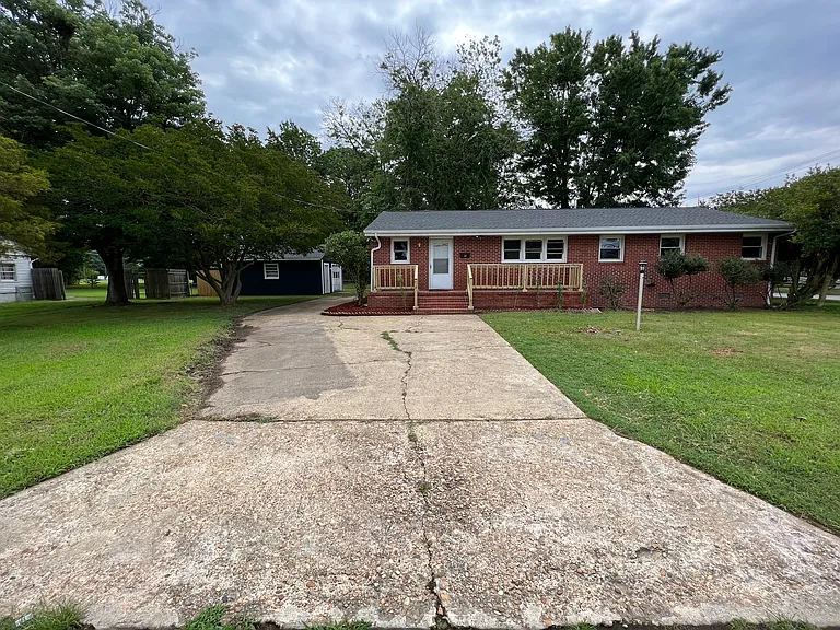 4 Rexford Dr — Photo 2