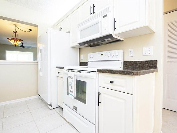 3rd image of 479 Grove Isle Cir #479