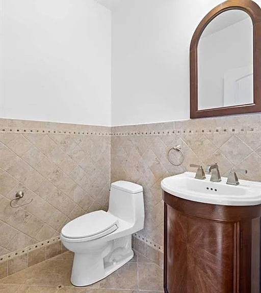 376 Aurora Ave #A — Photo 12