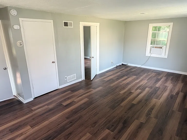 901 S Creve Coeur Ave #2 — Photo 11