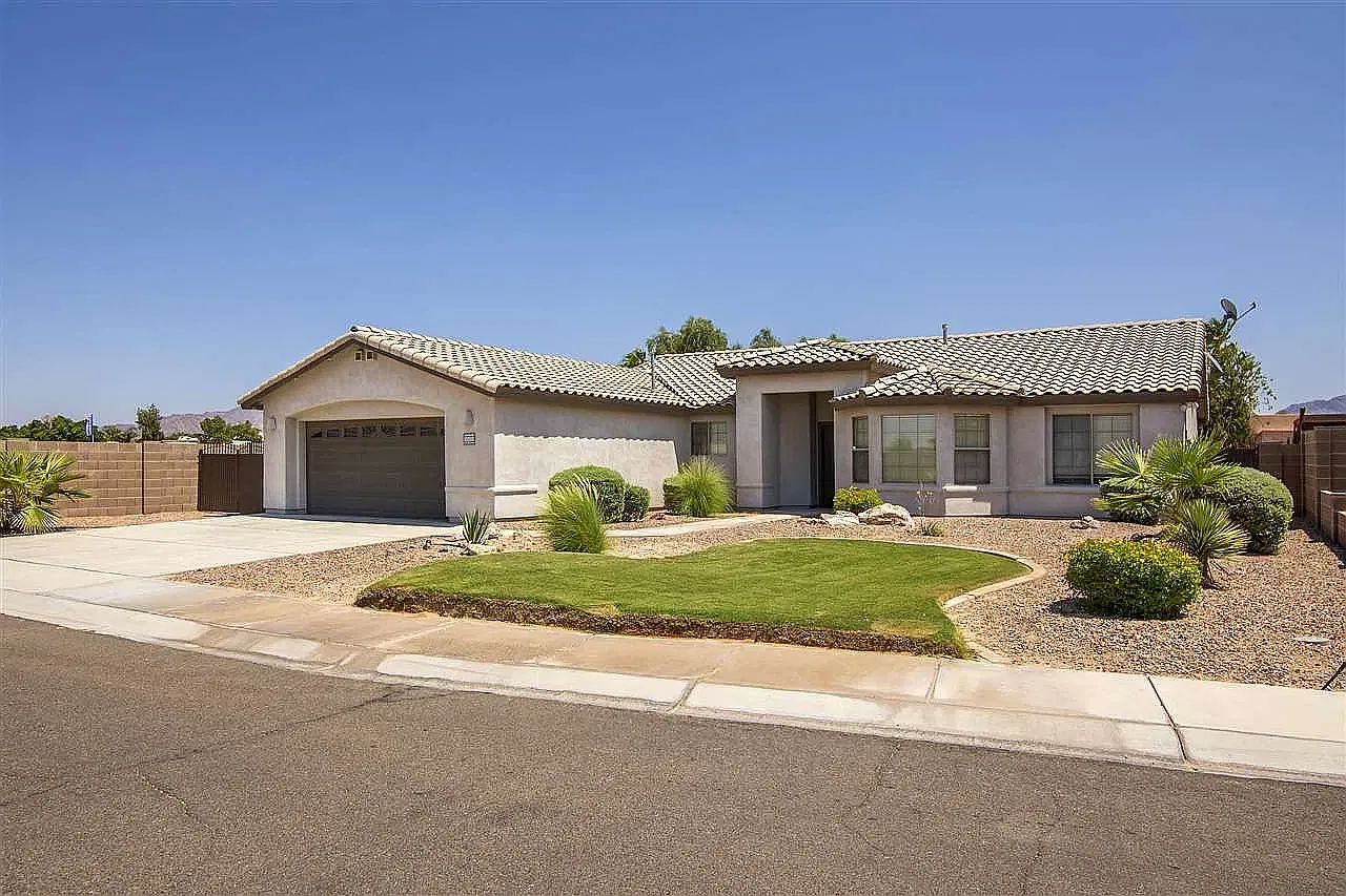 3 bed, 1693 sqft, $1,690 — Photo 1