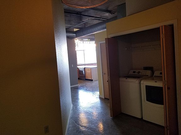 2nd image of 321 W 7th St APT 503
