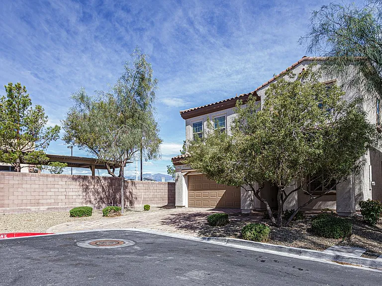 8538 Helvetia Ln — Photo 3
