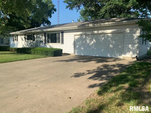 311 Minton St, Carlinville, IL 62626